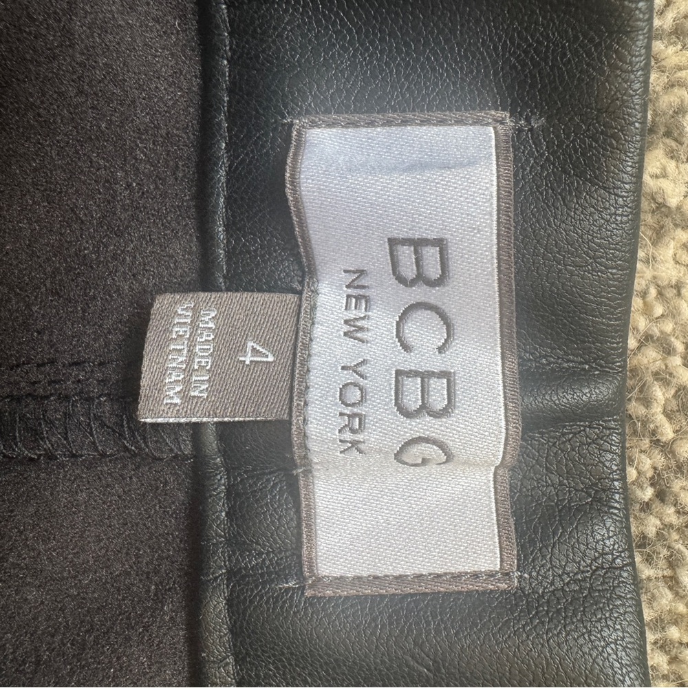 BCBG NEW YORK Faux-Leather Cropped Pants Women's 4 Onyx Elastic Waist Pull On - Picture 6 of 10